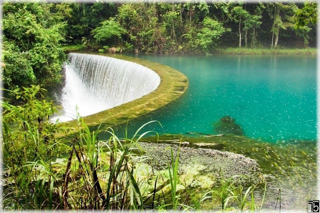 Sleeping-Dragon Waterfall (Guizhou province)