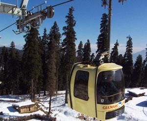 A gondola making its way from the Gulmarg resort to Kongdoori on the only existing cable-cars in Kashmir.