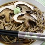 Soba Noodles with Chicken and Shiitake Mushrooms
