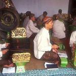Gamelan orchestra playing at the home of the bride