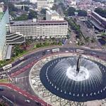 The Hotel Indonesia (L) in Jakarta, made famous by Christopher Koch's novel 'The Year of Living Danderously' and the movie of the same name.