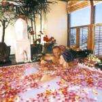 Royal Garden flower blossom bath.