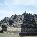 For nearly a millennium, the abandoned complex was heaved by earthquakes, buried in volcanic ash, and reclaimed by the lush jungle vegetation. The temple was virtually unknown by the Dutch during the colonial period in Java.