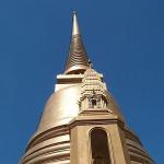 King Bhumibol, Thailand's current monarch, was ordained as a monk at Wat Boworniwet.